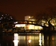 photo of the canal at night